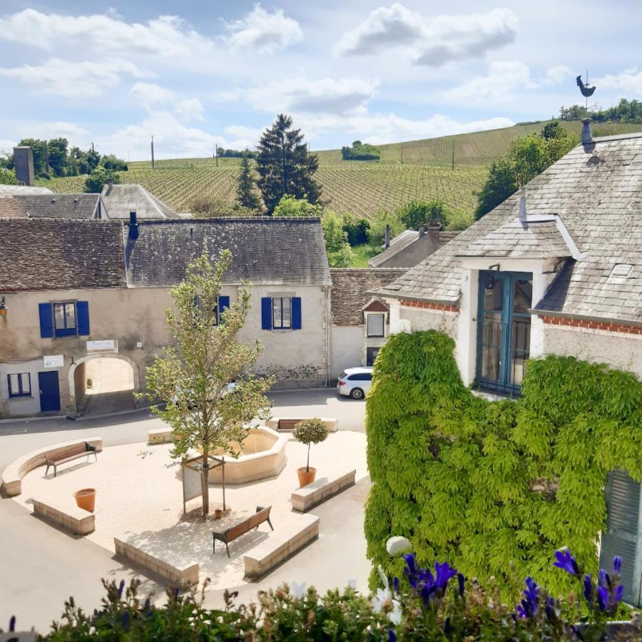 Hotel Restaurant Famille Bourgeois "La Cote Des Monts Damnes" Sancerre Exterior photo